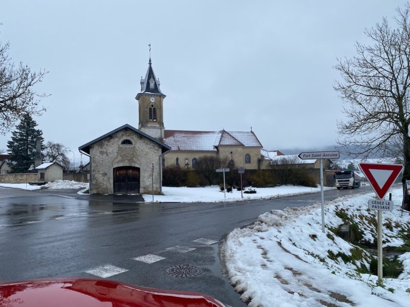Driving to the Alps. Image © PlanetSKI
